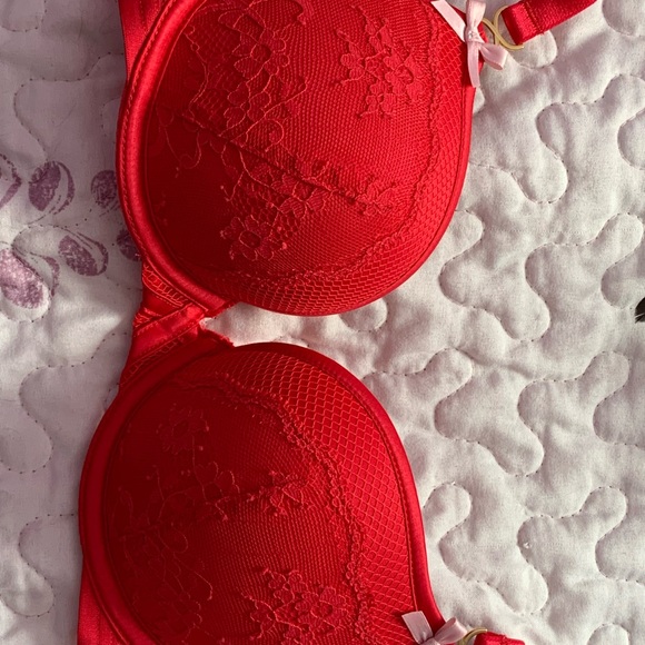 Victoria’s Secret Very Sexy Demi Push-Up Bra - Picture 2 of 6